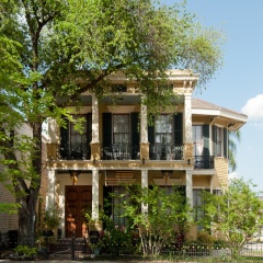 Holiday letting HH Whitney House Bed & Breakfast on the Historic Esplanade